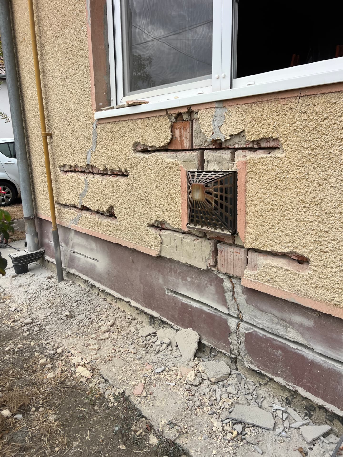 Falvarrás – kivitelezés közben